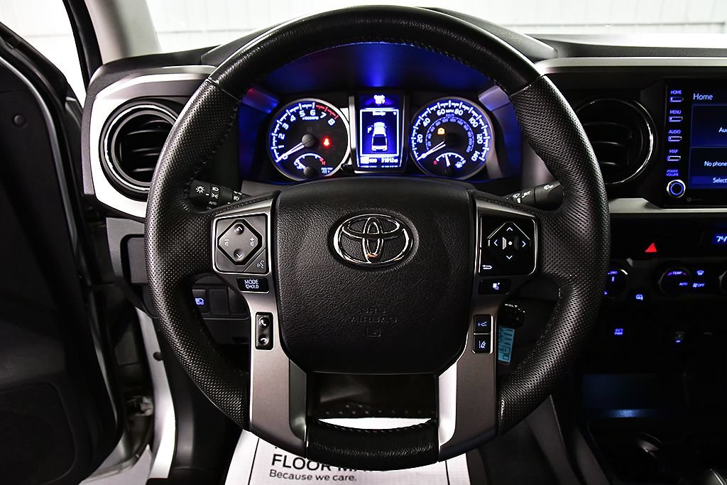 Used 2022 Toyota Tacoma SR5 AWD/4WD image 17