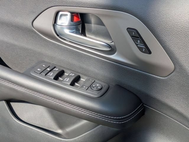 New 2027 Chrysler Pacifica Select FWD image 16