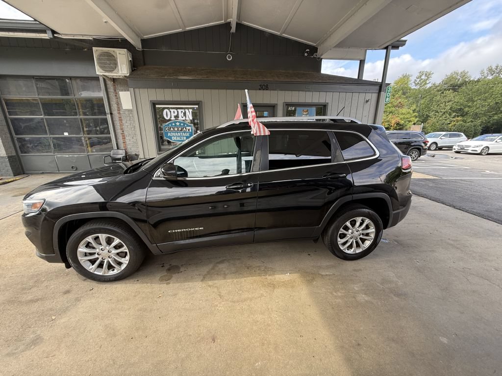 Used 2019 Jeep Cherokee Latitude w/ Popular Appearance Group FWD image 8