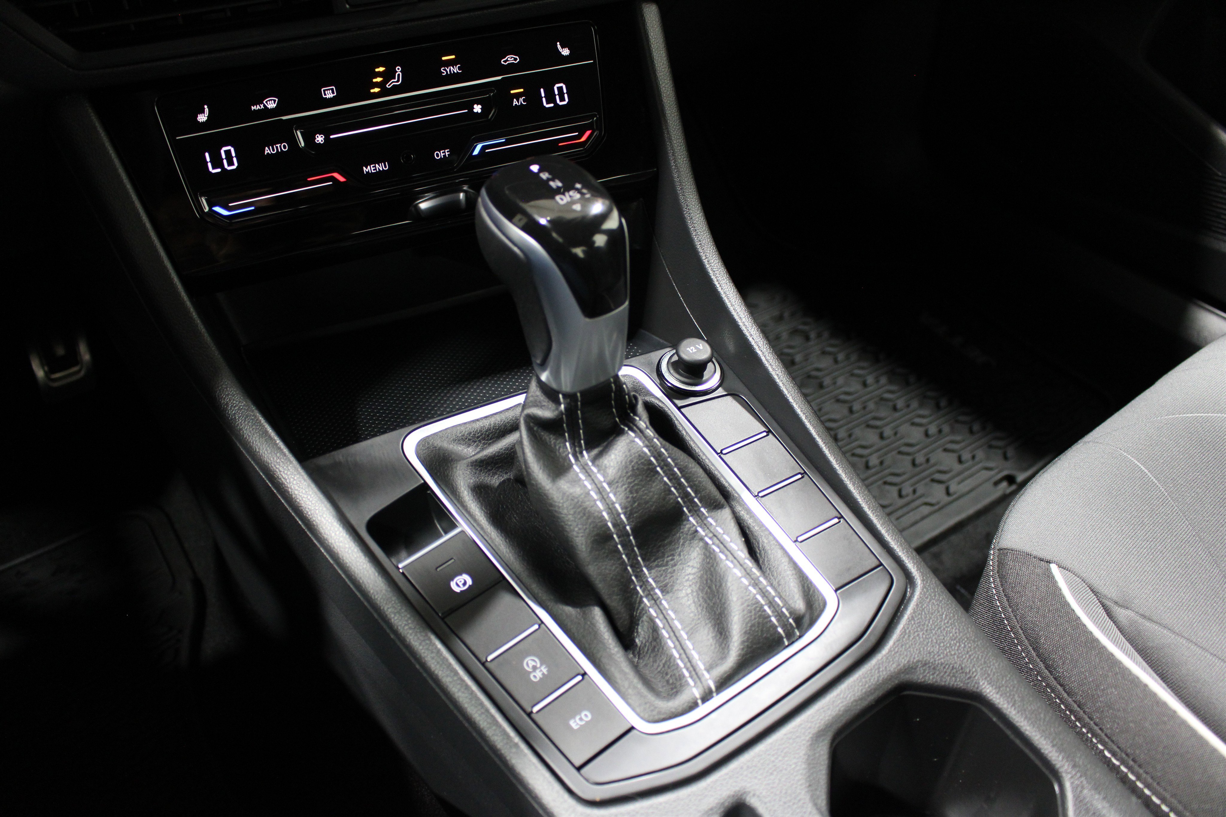 Used 2025 Volkswagen Jetta Sport FWD image 19