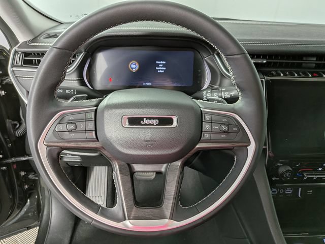 Used 2024 Jeep Grand Cherokee Limited AWD/4WD image 24