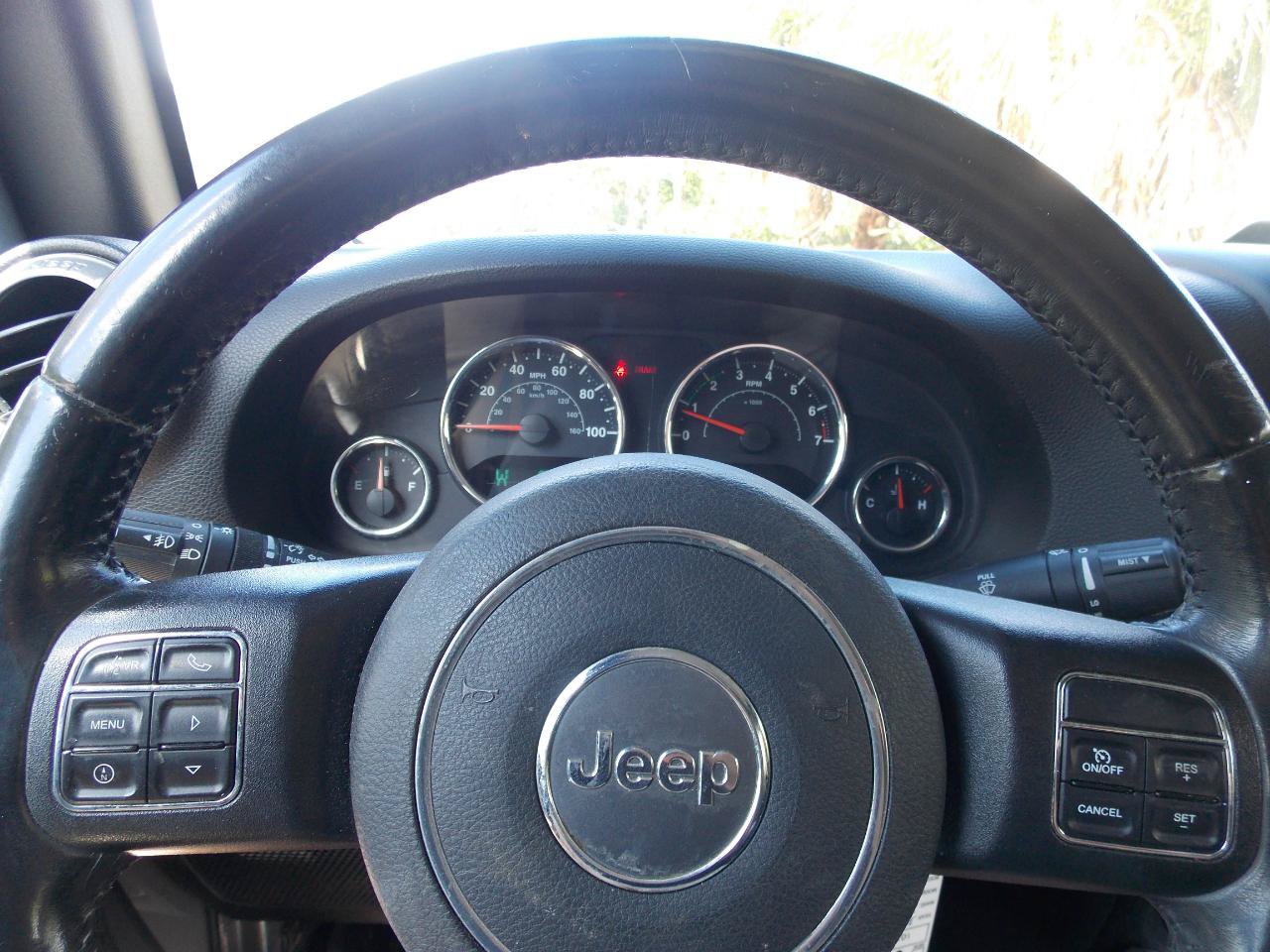 Used 2016 Jeep Wrangler Unlimited Sport w/ Connectivity Group AWD/4WD image 10