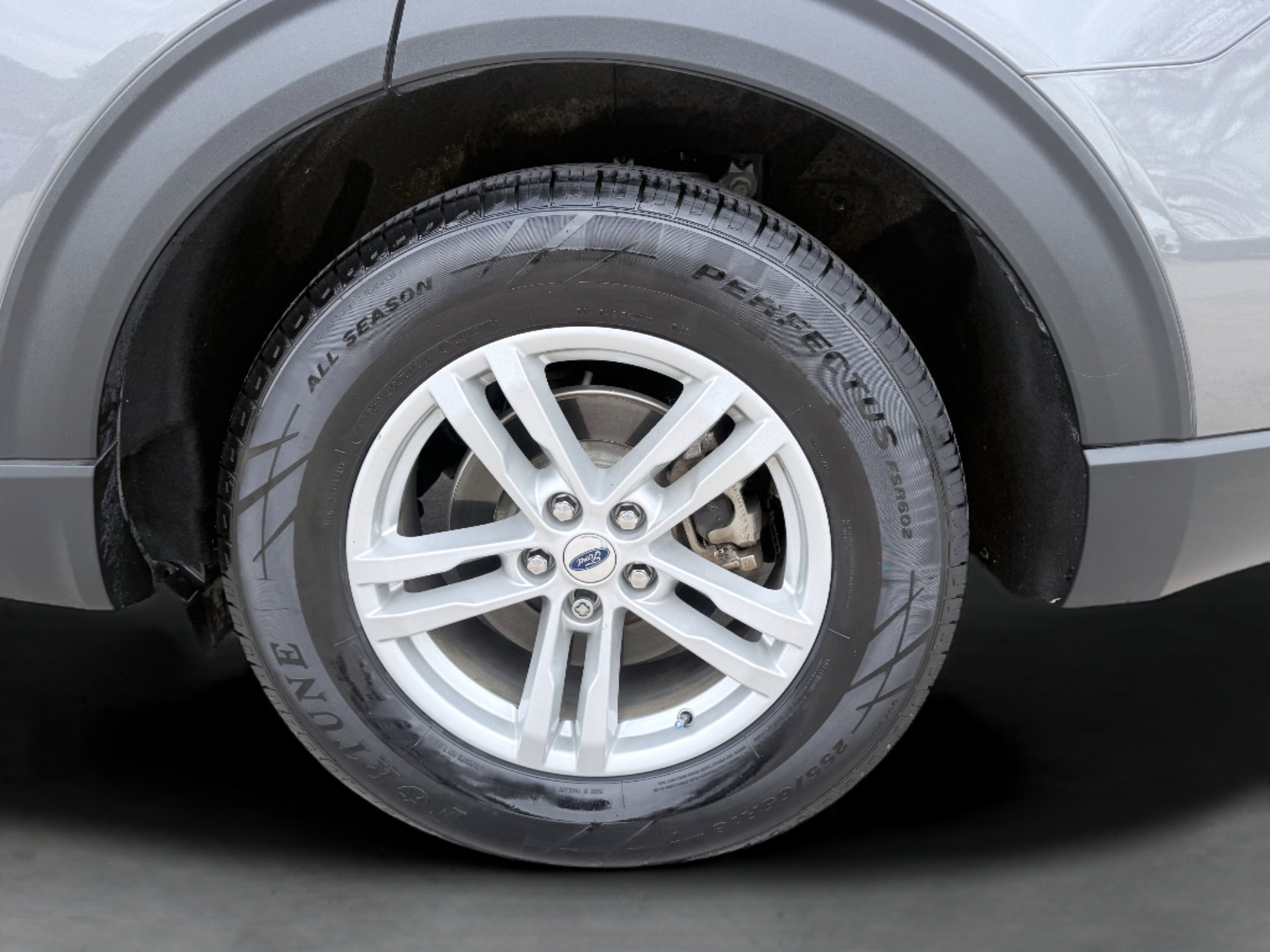 Used 2022 Ford Explorer XLT image 11