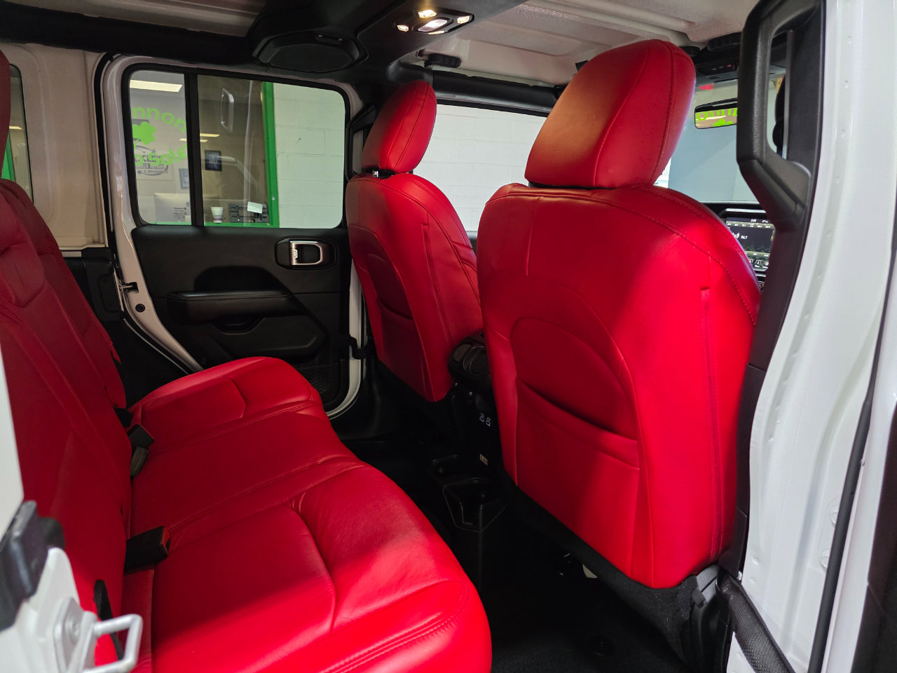 Used 2020 Jeep Wrangler Unlimited Sahara w/ Uconnect 4C Nav & Sound Group image 22