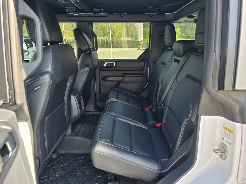 Used 2025 Ford Bronco Outer Banks image 11