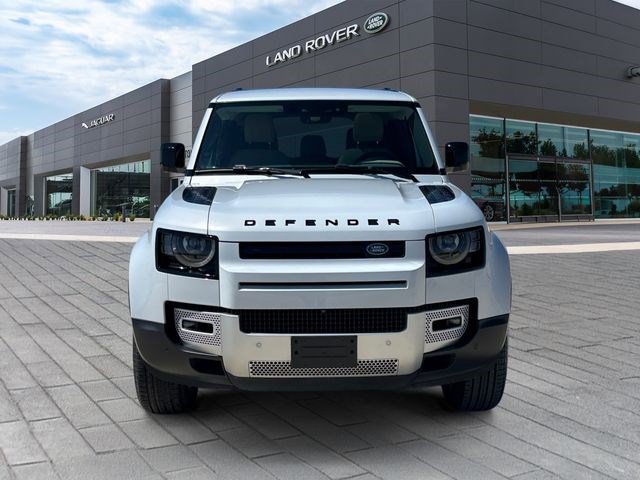 Used 2023 Land Rover Defender 110 SE image 8