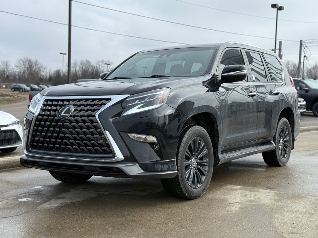Used 2022 Lexus GX 460 Luxury w/ Sport Design Package image 2