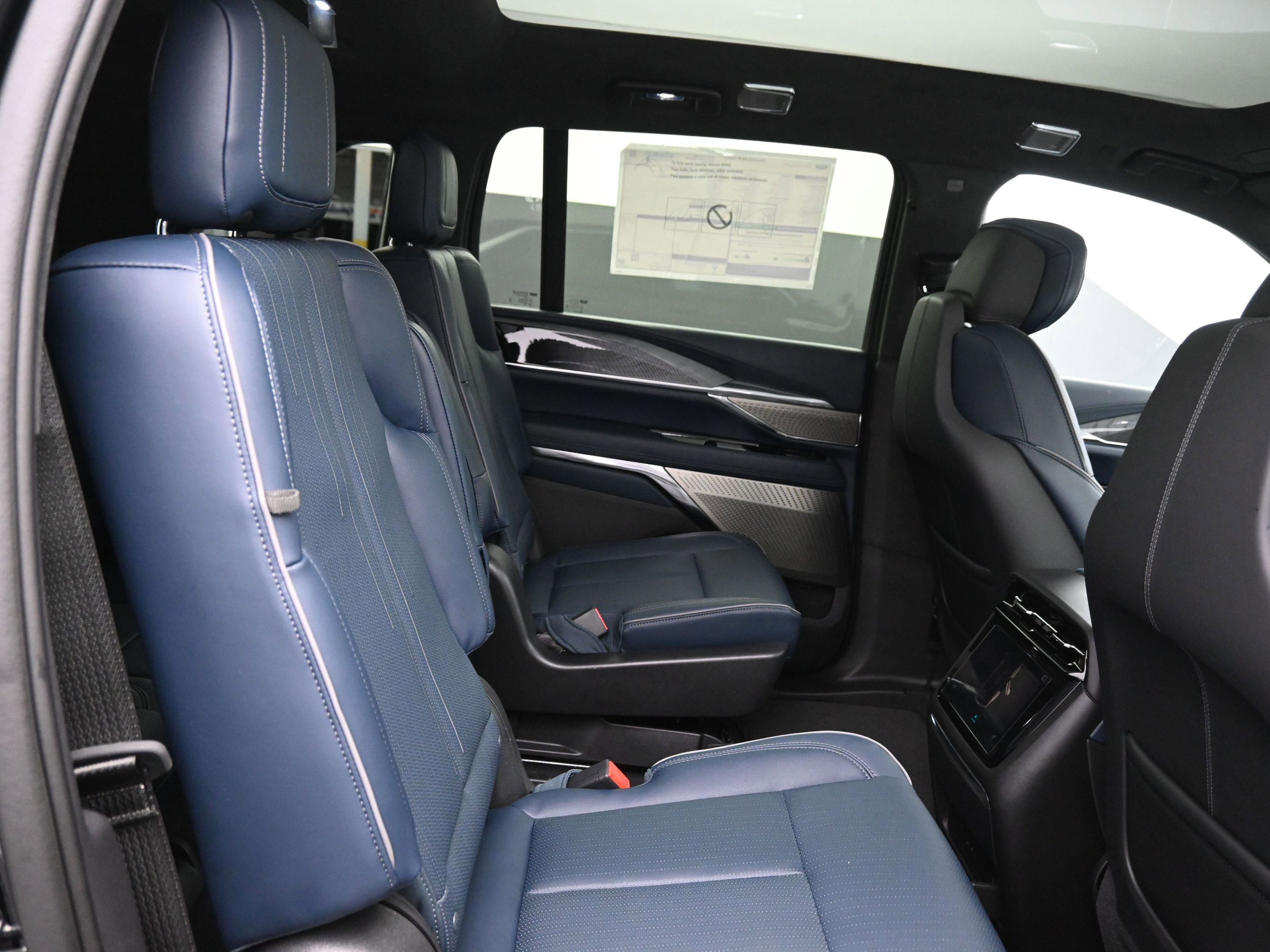 New 2025 Cadillac Escalade IQ Luxury 2 image 12