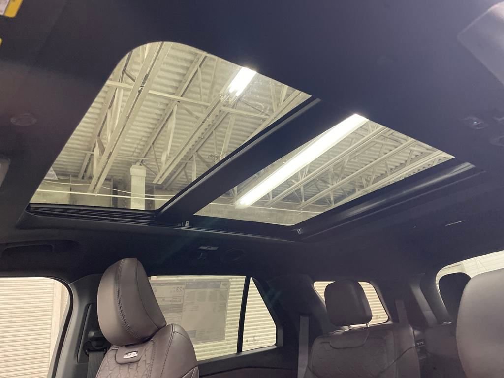 Certified 2025 Ford Explorer Platinum w/ LUX Leather Package image 9