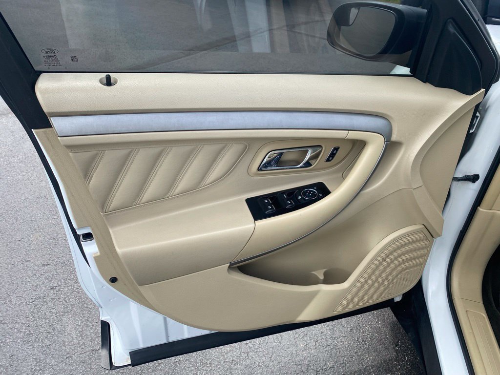 Used 2015 Ford Taurus Limited FWD image 9