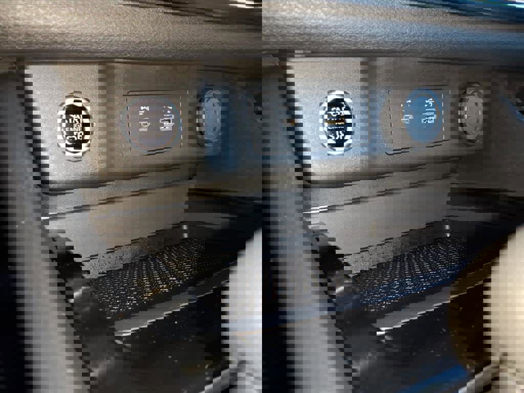 Certified 2022 Nissan Rogue SV image 20