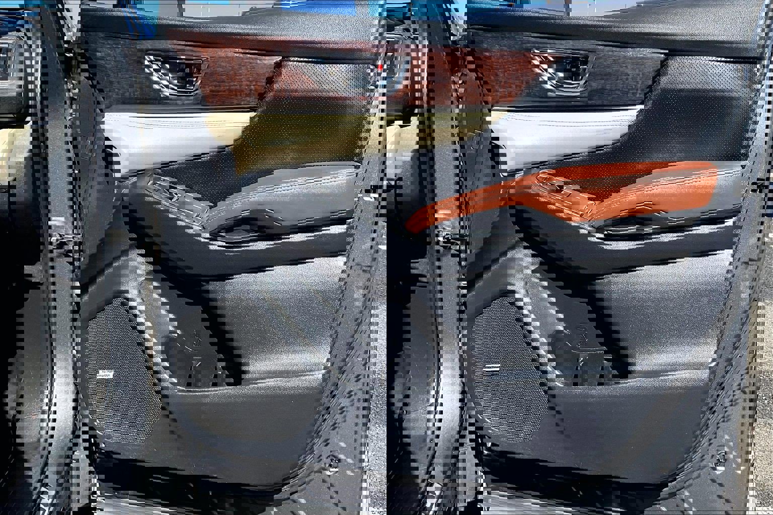 Used 2019 Subaru Ascent Touring image 22