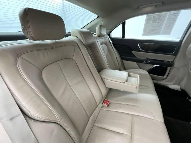 Used 2017 Lincoln Continental Select AWD/4WD image 12