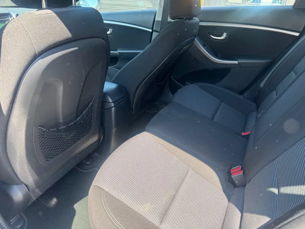 Used 2013 Hyundai Elantra GT FWD image 6
