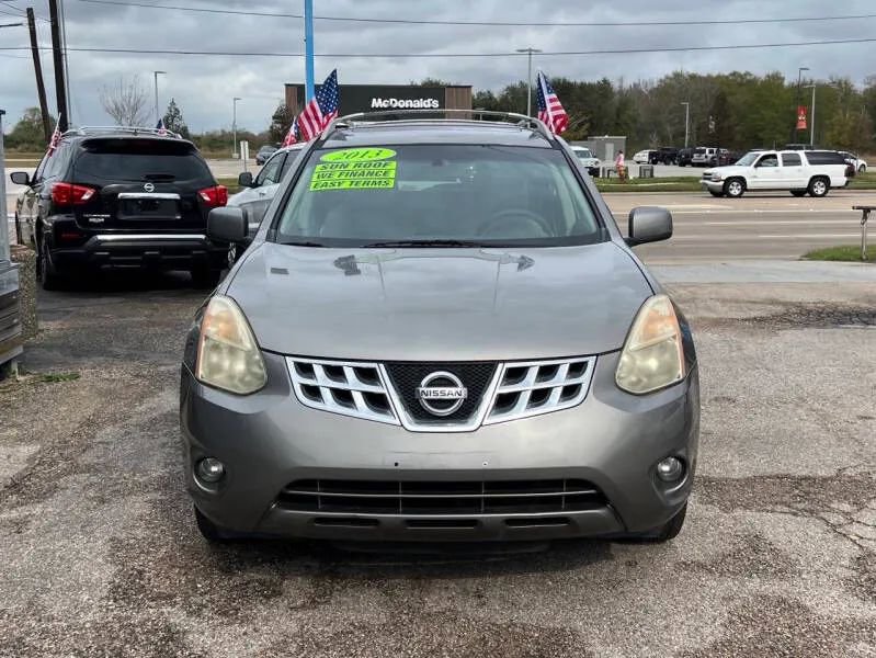 Used 2013 Nissan Rogue SV w/ Premium Pkg image 3