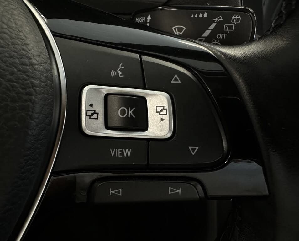 Used 2019 Volkswagen Tiguan SE w/ Panoramic Sunroof Package AWD/4WD image 26