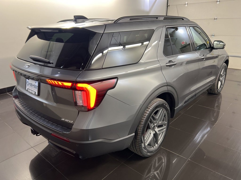 New 2026 Ford Explorer ST-Line w/ ST-Line Street Pack image 6