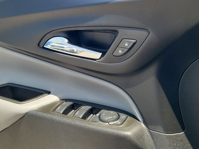 Used 2023 Chevrolet Equinox LS AWD/4WD image 18