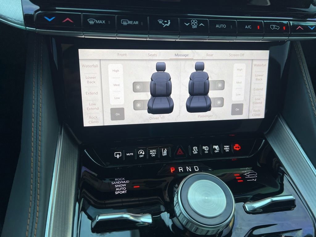 Used 2022 Jeep Grand Wagoneer Series III w/ Flexible Seating Group image 48