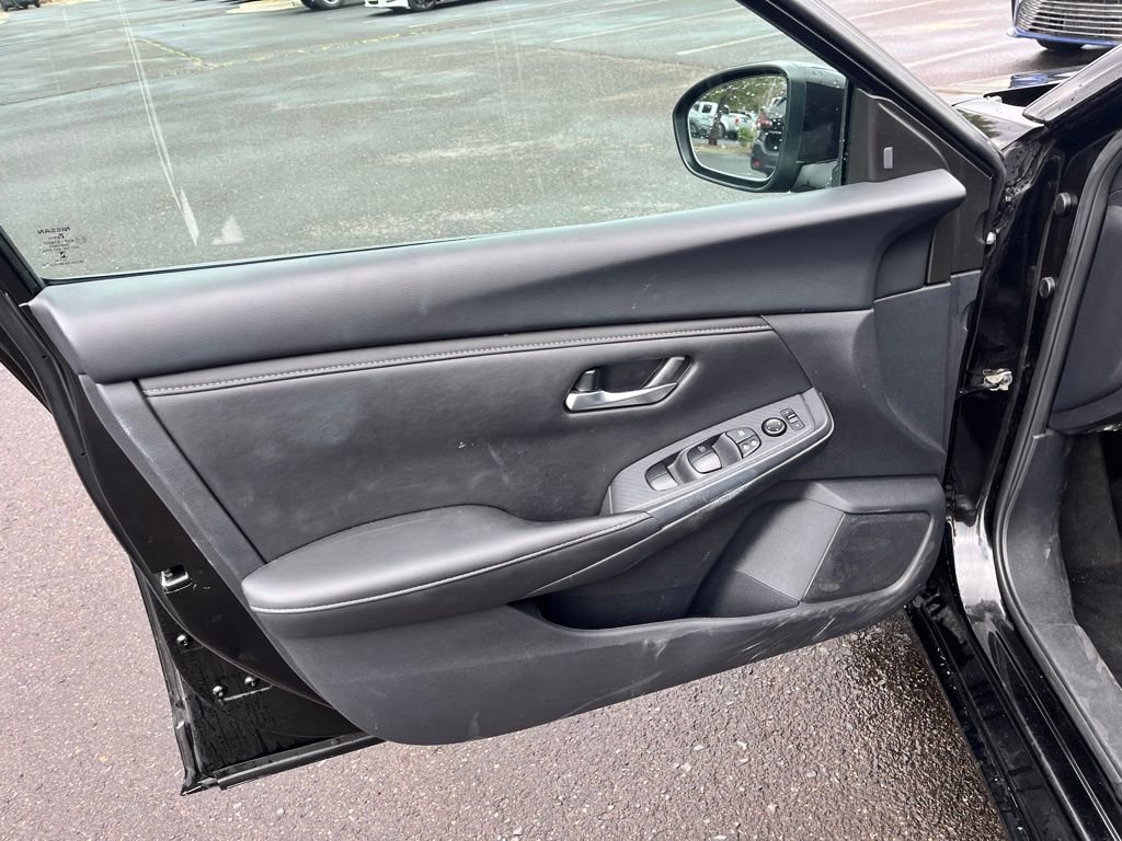 Used 2025 Nissan Sentra SV image 13