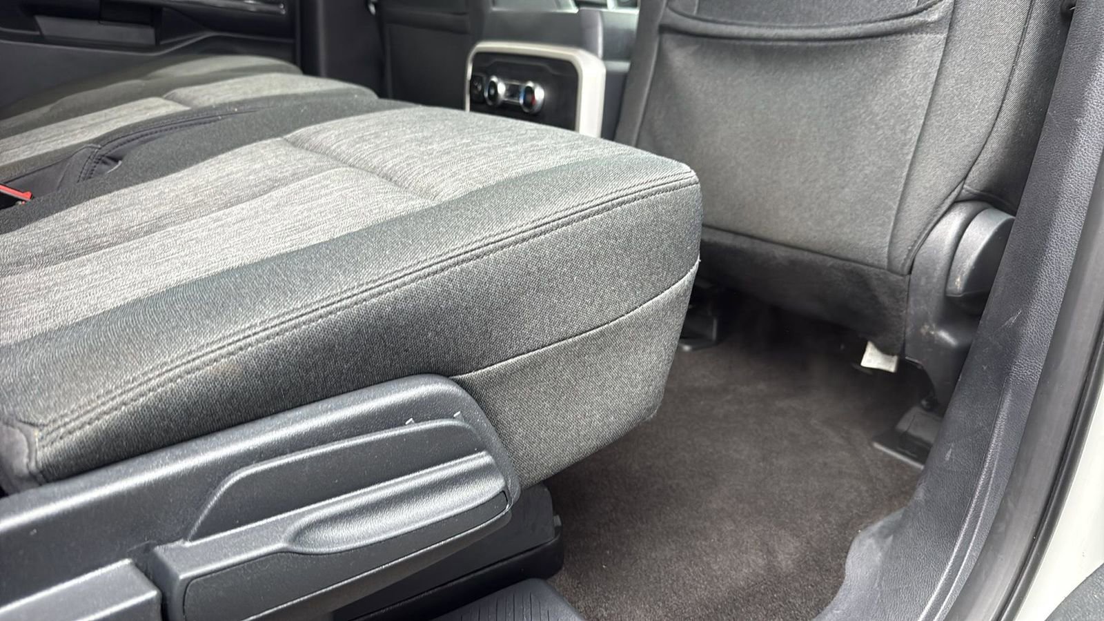 Used 2023 Ford Expedition XLT image 27