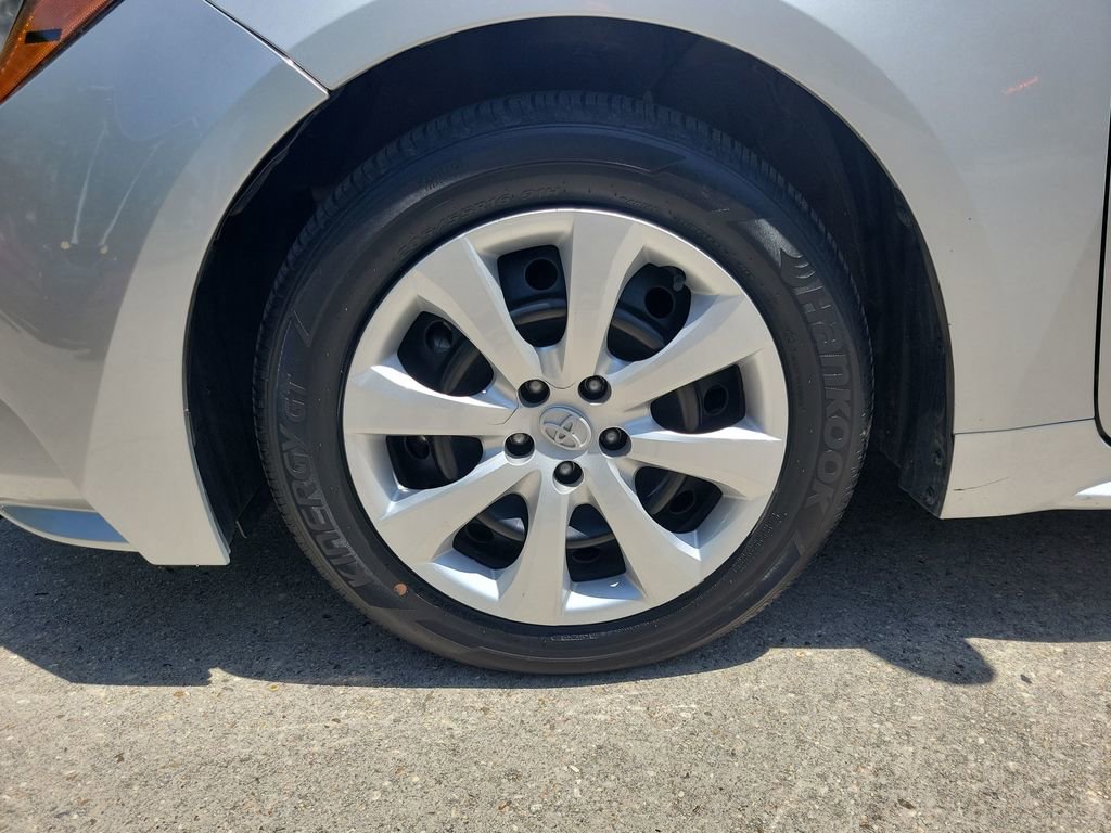 Used 2024 Toyota Corolla LE image 28