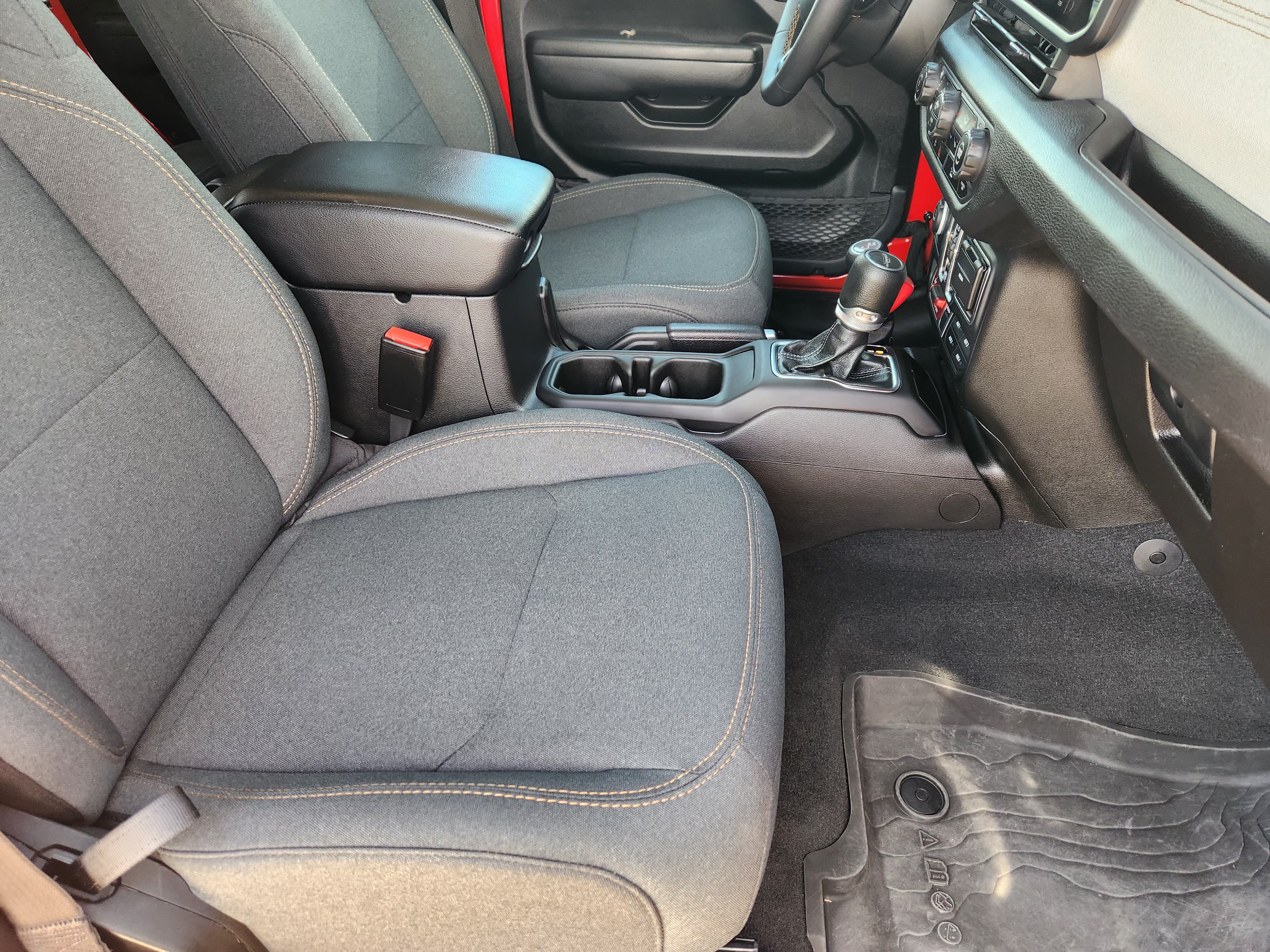 Used 2024 Jeep Gladiator Sport AWD/4WD image 16