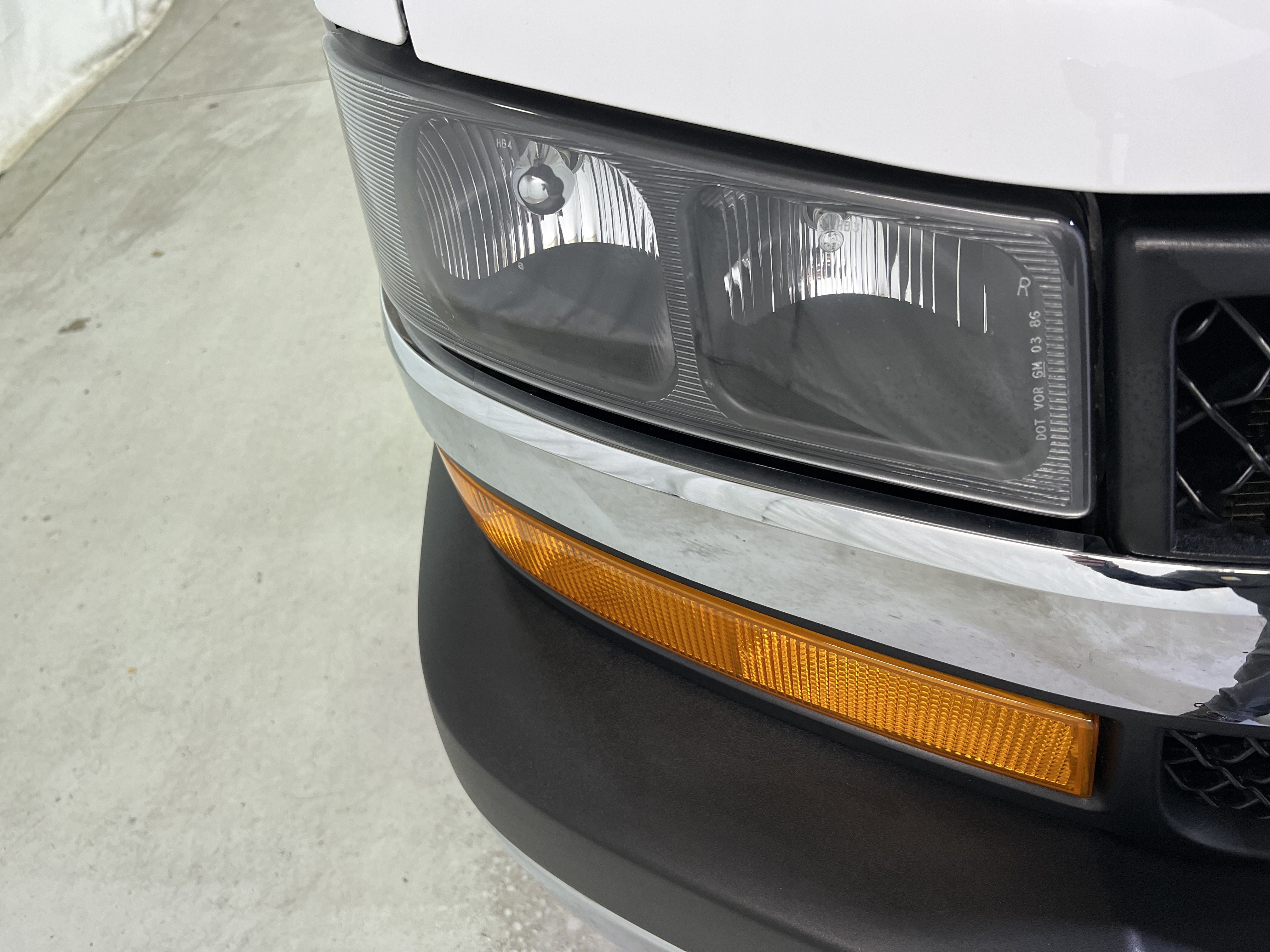 Certified 2025 Chevrolet Express 3500 LT w/ LT Preferred Equipment Group RWD image 5