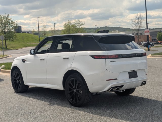 Used 2025 Land Rover Range Rover Sport Dynamic SE image 8