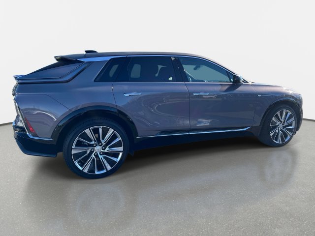 Certified 2025 Cadillac Lyriq Luxury w/ LPO, Floor Liner Package AWD/4WD image 6