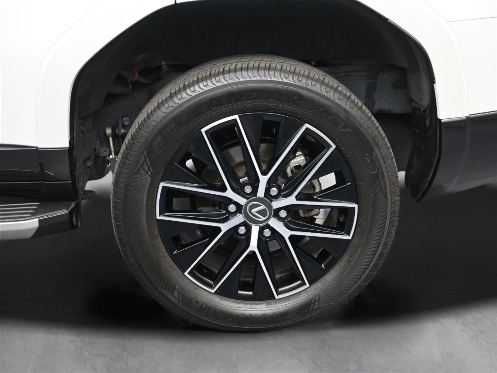 Used 2024 Lexus GX 550 image 11