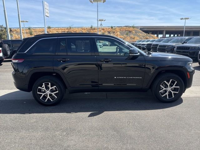 Certified 2024 Jeep Grand Cherokee Limited w/ Trailer Tow Package image 7