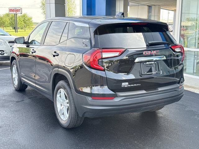 Used 2023 GMC Terrain SLE FWD image 4