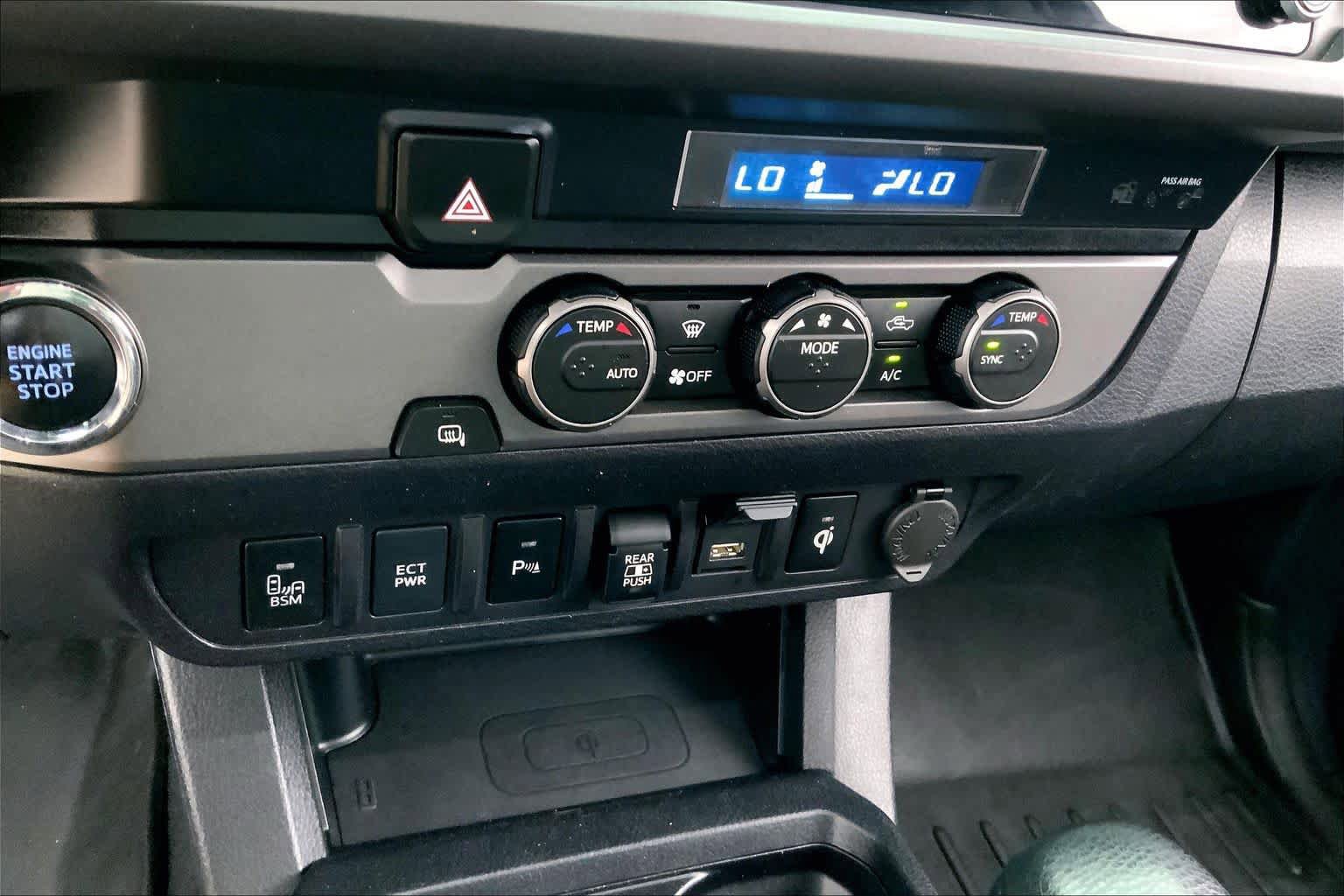 Used 2021 Toyota Tacoma TRD Sport w/ Technology Package RWD image 29
