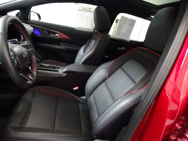 Used 2025 Chevrolet Equinox EV RS w/ Convenience Package II image 2