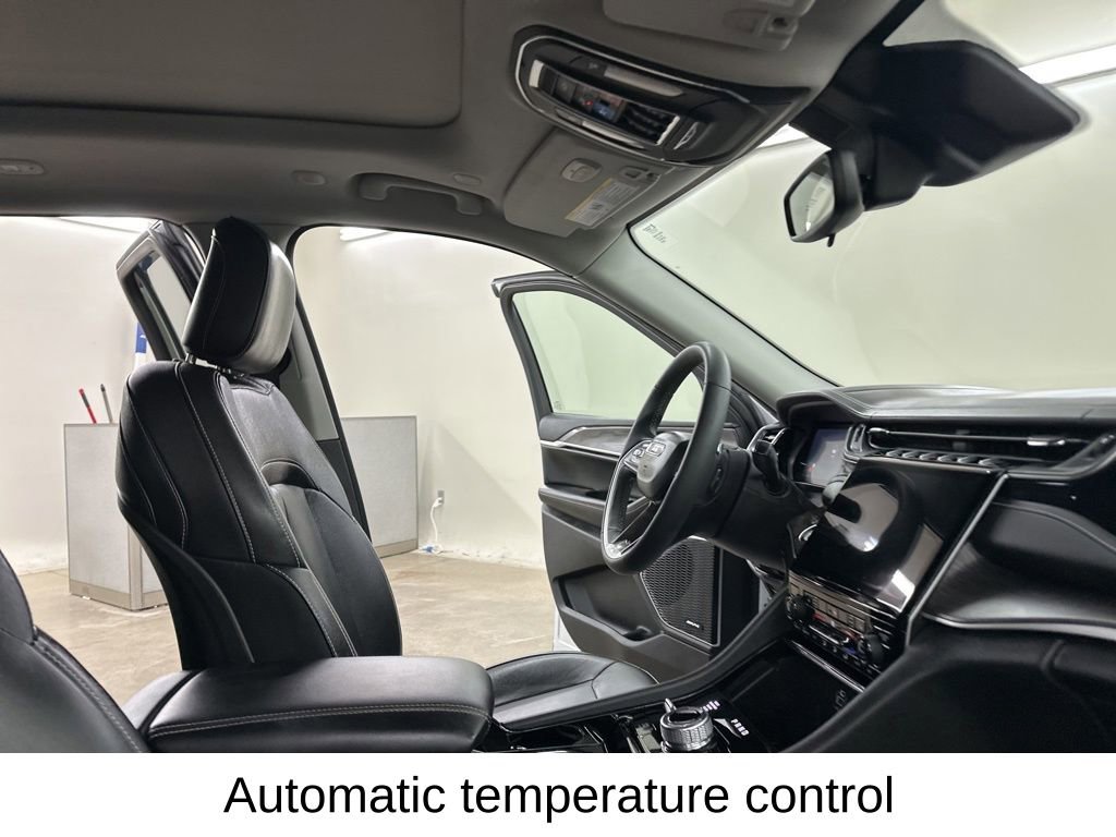 Used 2023 Jeep Grand Cherokee 4WD 4xe image 21