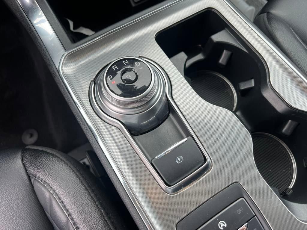 Used 2024 Ford Edge Titanium image 20