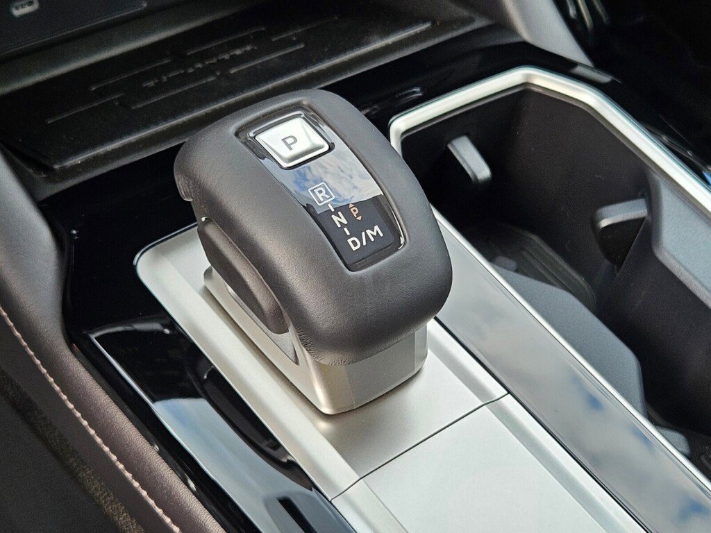 New 2025 Mitsubishi Outlander SEL image 23