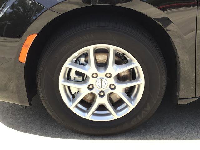 Used 2024 Chrysler Voyager LX FWD image 11