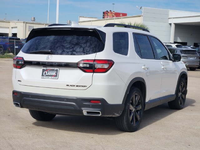Used 2025 Honda Pilot Black Edition image 7