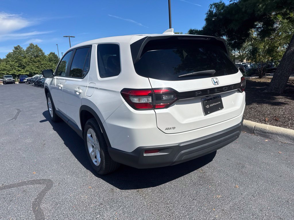 Certified 2024 Honda Pilot LX image 11