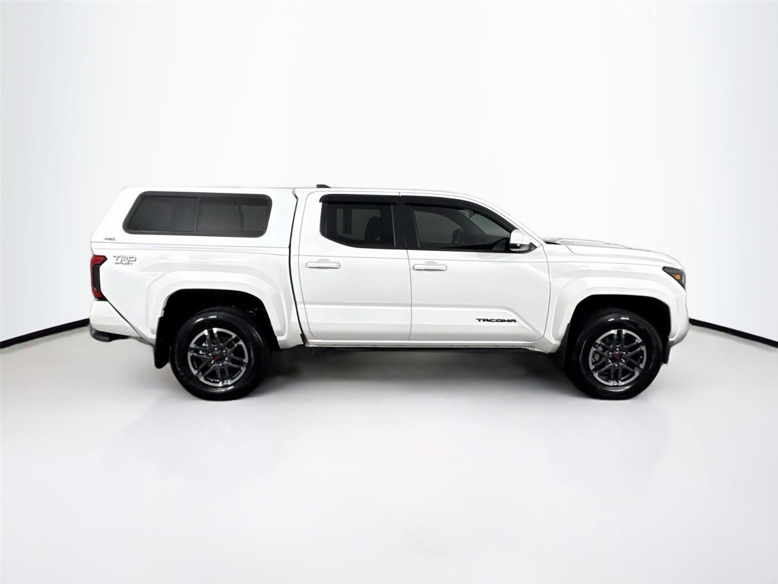 Used 2024 Toyota Tacoma TRD Sport AWD/4WD image 5