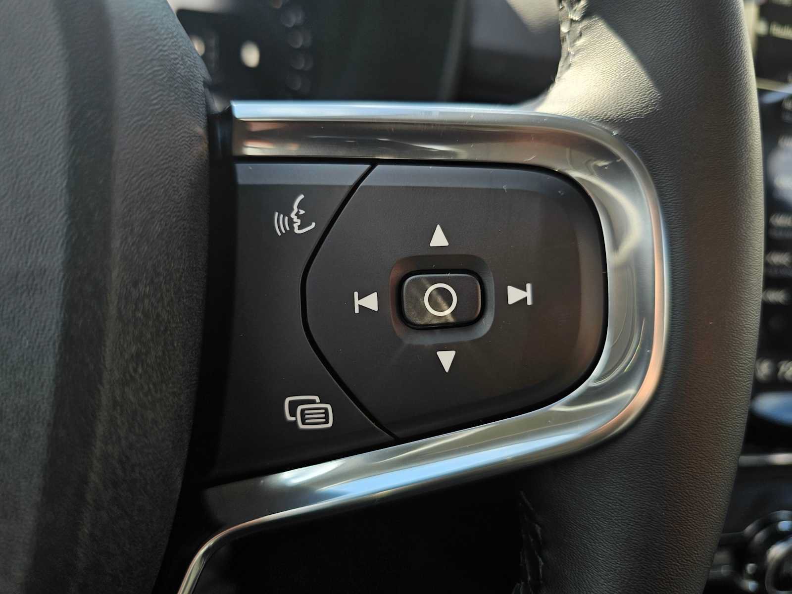 New 2026 Volvo XC40 B5 Core w/ Climate Package AWD/4WD image 37