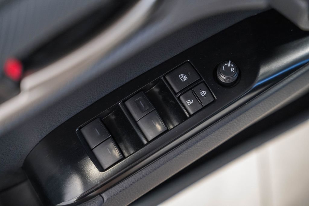 Used 2025 Toyota Camry SE image 37