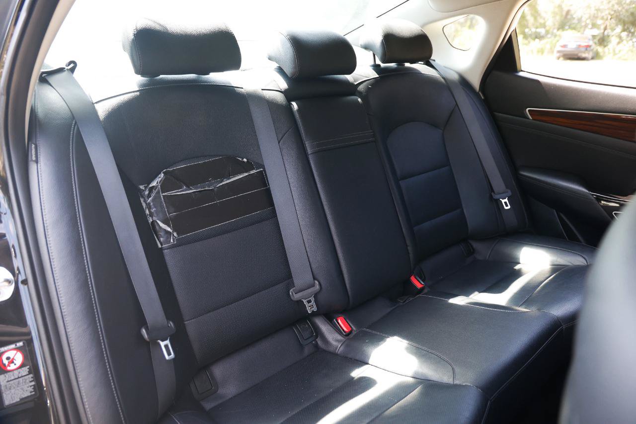 Used 2017 Kia Cadenza Premium w/ Luxury Package FWD image 14