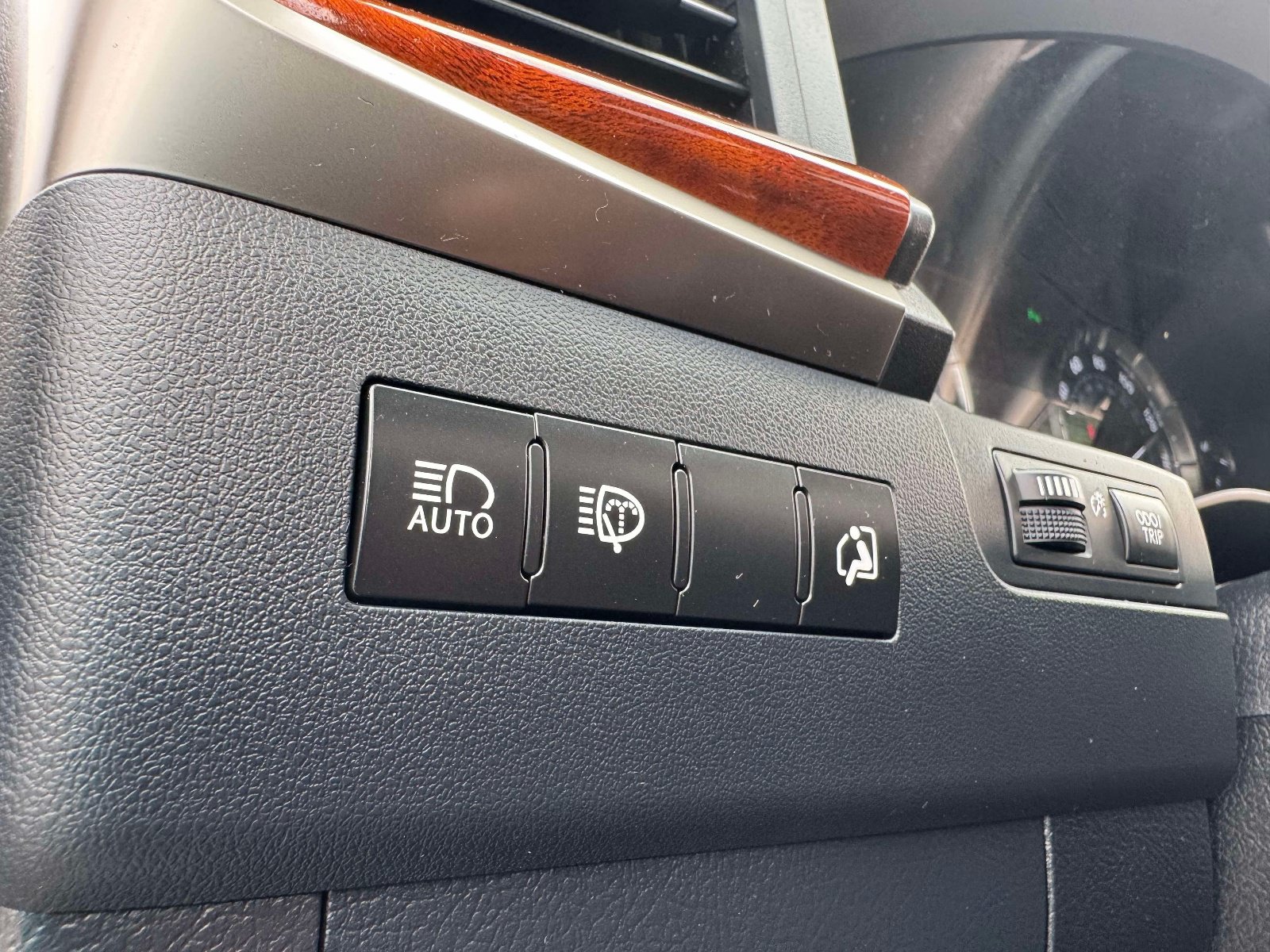 Used 2019 Lexus LX 570 4WD w/ Luxury Package image 33