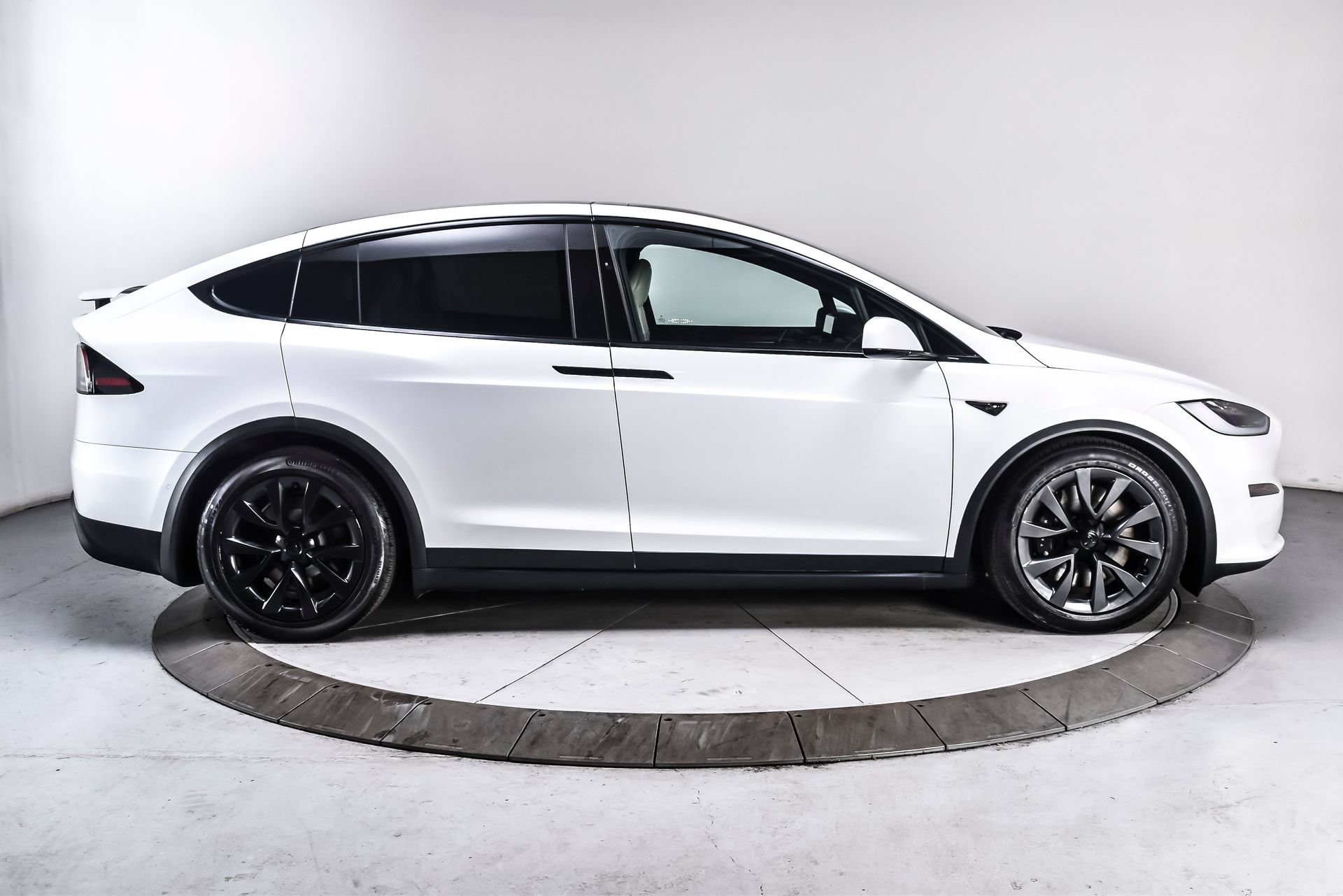 Used 2022 Tesla Model X AWD/4WD image 7