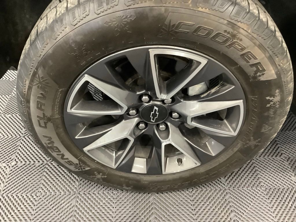 Used 2022 Chevrolet Tahoe Z71 w/ Z71 Off-Road Package image 2