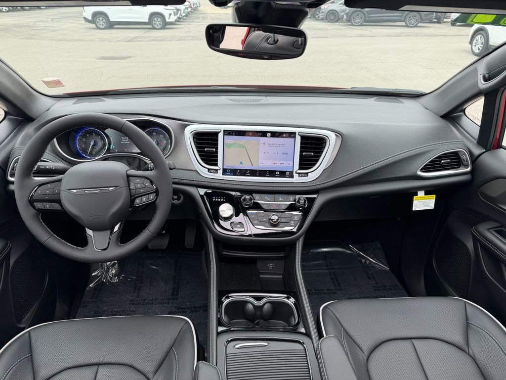 New 2027 Chrysler Pacifica Limited AWD/4WD image 19