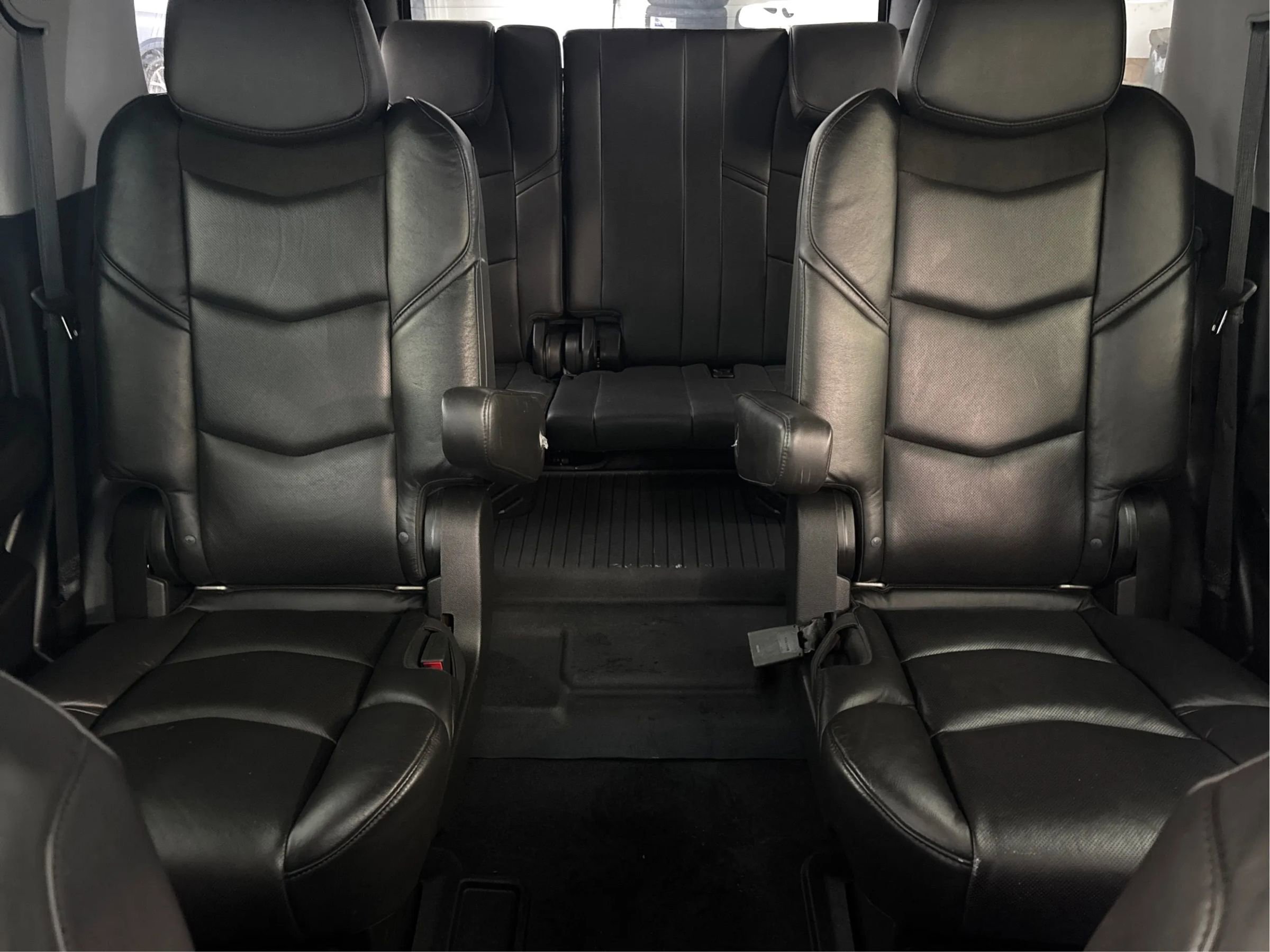 Used 2020 Cadillac Escalade Luxury image 20